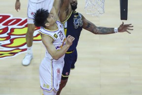 爱游戏体育-全锦赛决赛对决在即！广厦男篮演练定位球，曼联密集防守应对的简单介绍